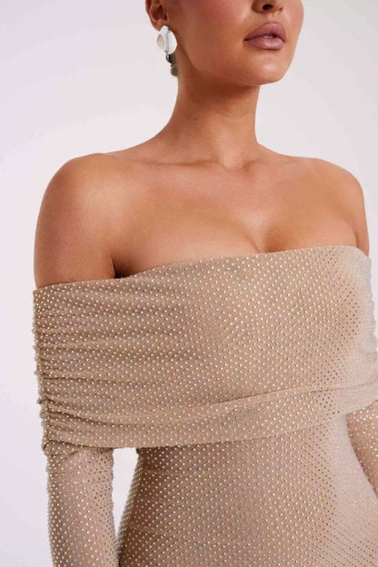 Figure-hugging & Sexy off-the-shoulder and Strapless Dress